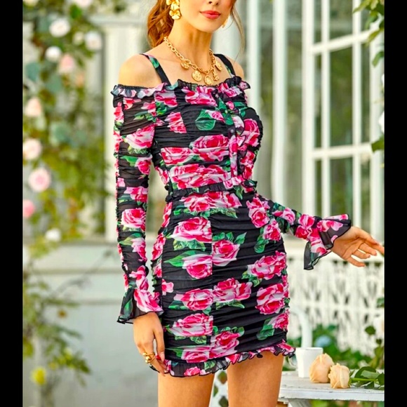 Glamorous  Multicolored Floral Runched Dress - Picture 4 of 5